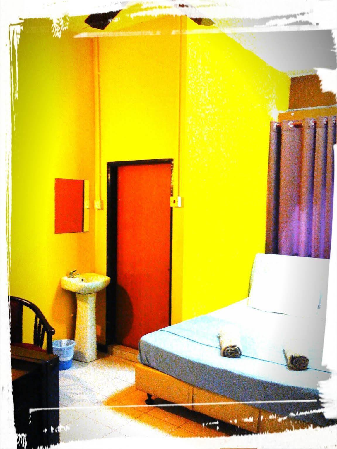 Hotel Teratai Tenang Kuala Terengganu Luaran gambar